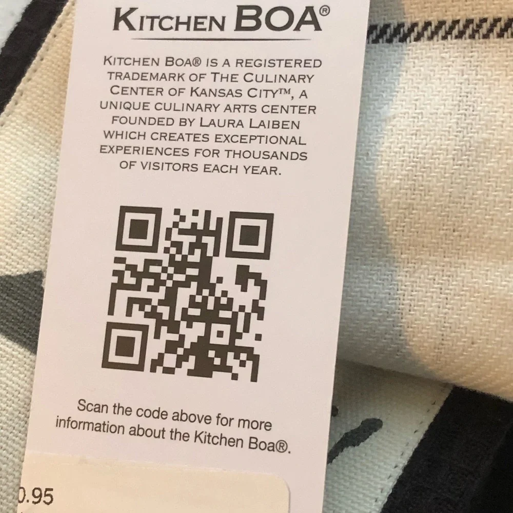 Demdaco Virginia Kitchen Boa, NWT
